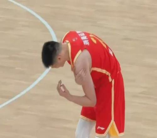 Elle,蜕变历程,两张照片展,开云·体育APP下载,开门见喜,Kaiyun,Sports,官方网站