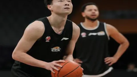 【巅峰对决】利物浦豪取11连胜！英超焦点战：红军激战桑德兰！